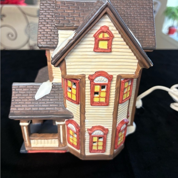 1996 Dickens collectible Victorian series porcelain lighted  house - Picture 6 of 10